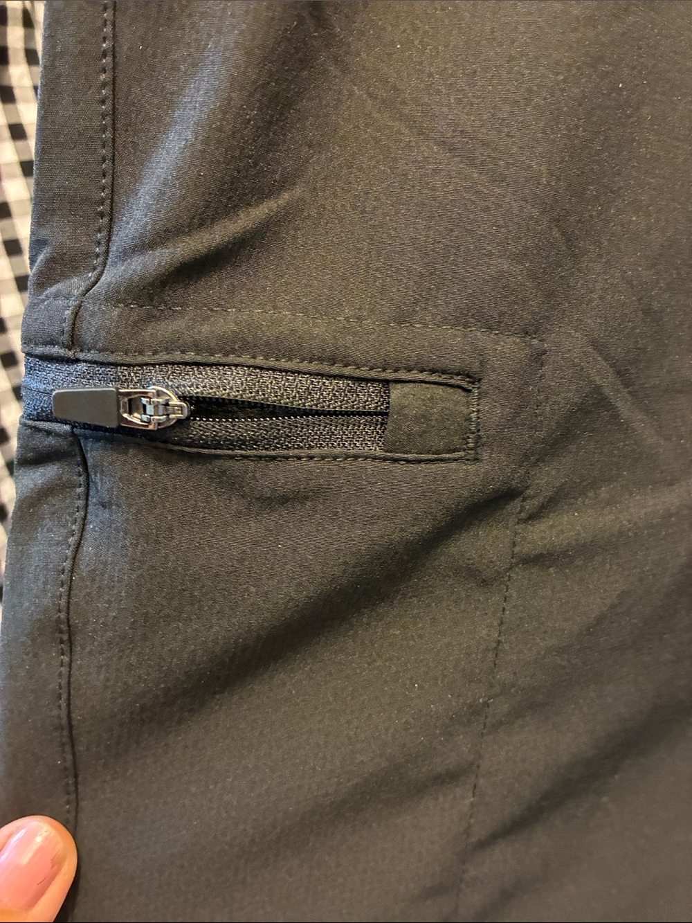 Gerry Weber Men's Trail Shorts in Black - Picture 3 of 6